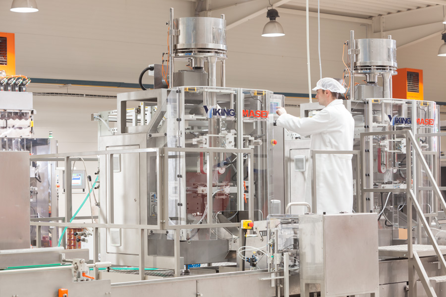 [Image: worker-hmi-vffs-packaging-machine.jpg]